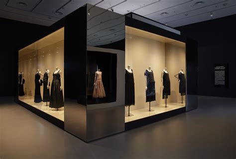 chanel's v&a museum exhibition.